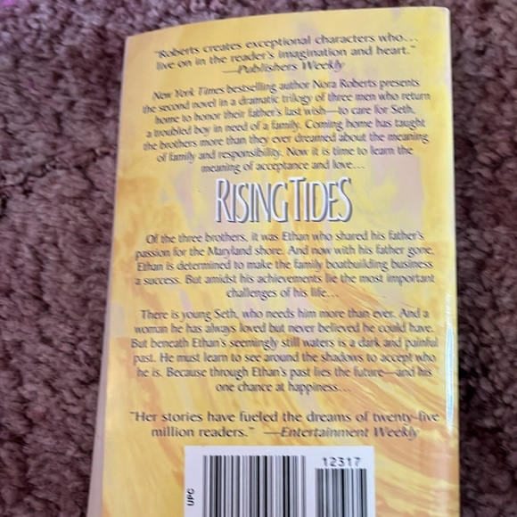 Nora Roberts Book Collection - Picture 8 of 13